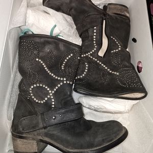 Guess Esperanz Boots sz 7.5 Black leather silver studded